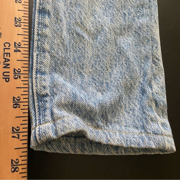 American Eagle Light Wash Mom Jean Distressed High Waist Rise 24W 27.5L  0 Long - Picture 7 of 11